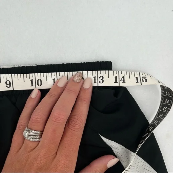 NIKE Women’s Running Shorts Black/White Lined size: Small - Picture 7 of 8